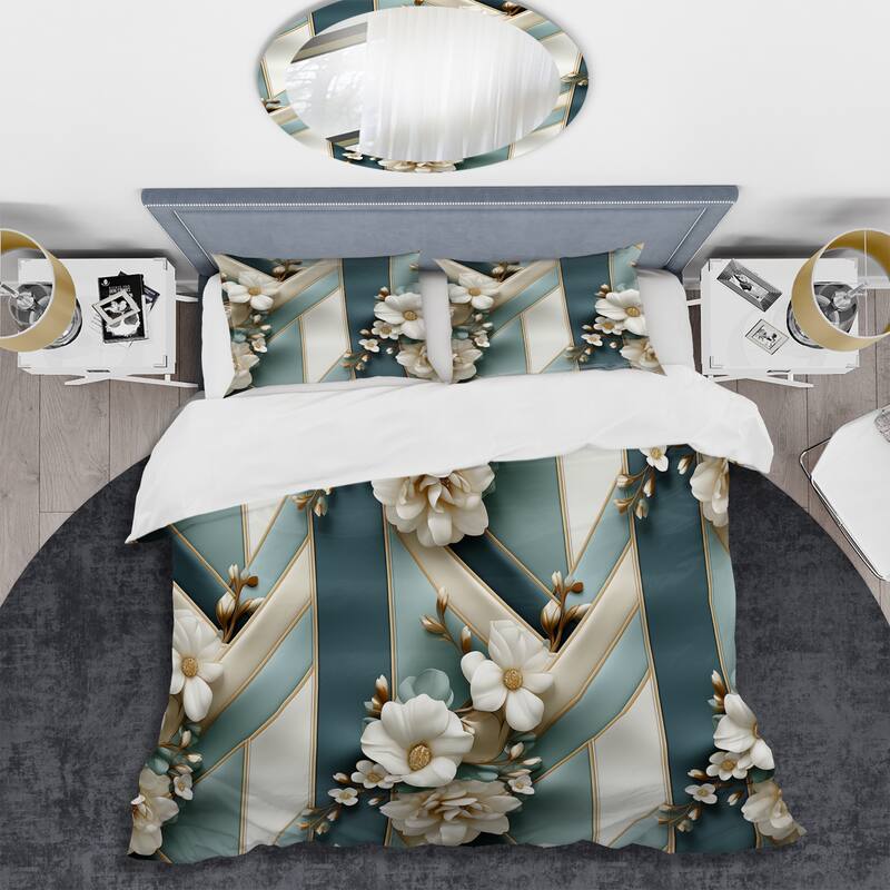 Designart "White Elegant Floral Striped Pattern" Green Modern Bedding